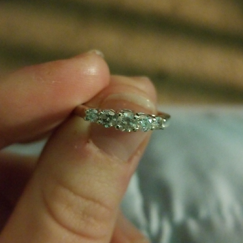 **SOLD***10k White Gold Diamond Ring